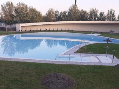 Comença la temporada de piscines exteriors a Cornellà