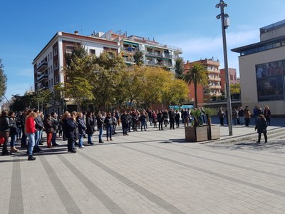 Cornellà es concentra davant l'Ajuntament en solidaritat amb el poble ucraïnès