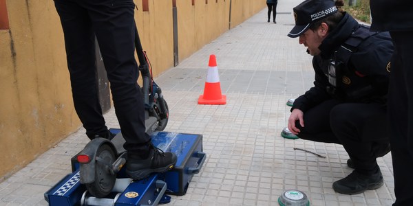 LA GUÀRDIA URBANA DE CORNELLÀ INCORPORA UN INNOVADOR SISTEMA DE CONTROL DE VELOCITAT DELS PATINETS ELÈCTRICS