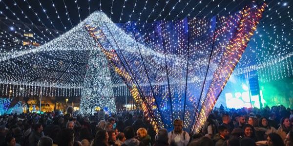 L'encesa de llums dona inici a la campanya de Nadal a Cornellà