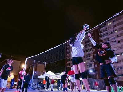 Tarda d'activitats esportives per a joves a la plaça d'Europa
