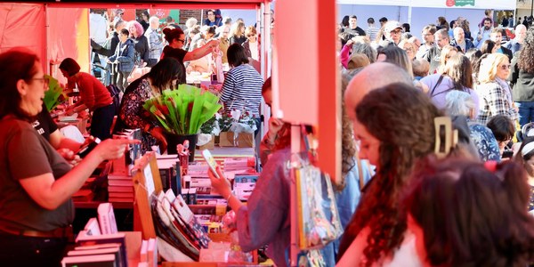 Tot un èxit la Fira del Llibre i de la Rosa d’aquest any