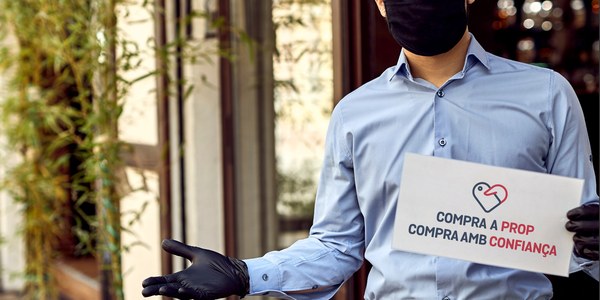 Les persones que ja s’havien beneficiat de la targeta Cornellà Compra a Prop, poden recarregar-la o tornar a adquirir-la
