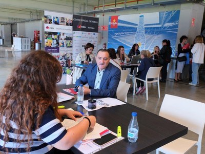 15 empresas y 160 personas en búsqueda de empleo participan en la jornada Entrevista't
