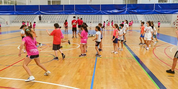 Casals y campus de verano en todos los barrios