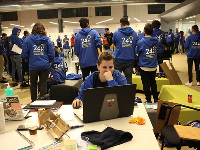 El Institut Miquel Martí i Pol se enfrenta a 24 retos empresariales en la jornada 24h de Innovación Barcelona