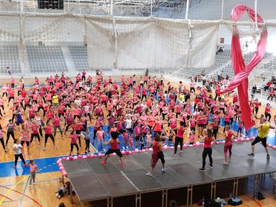 Empieza la quincena Rosa en Cornellà para concienciar sobre el cáncer de mama