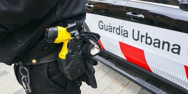 La Guardia Urbana de Cornellà detiene un individuo buscado por agresión y robo
