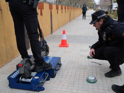 La Guardia Urbana de Cornellà incorpora un innovador sistema de control de velocidad de los patinetes eléctricos