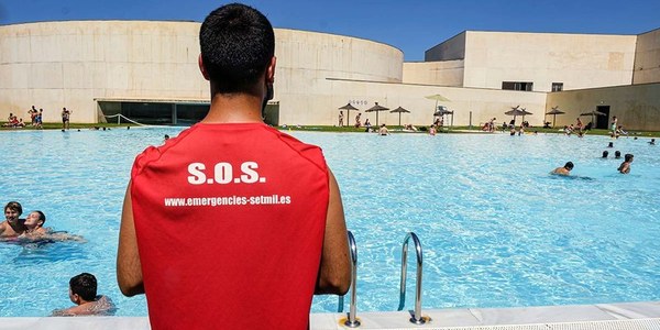 Las piscinas descubiertas del PELL y del Complex Esportiu de Can Mercader abrirán hasta el 3 de septiembre