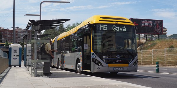 Nueva línea METROBÚS M5 entre Cornellà y Castelldefels