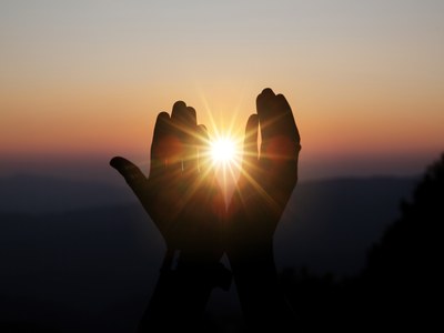 Plegaria conjunta por la paz de las comunidades religiosas musulmana, cristiana y cristiana ortodoxa de Cornellà de Llobregat