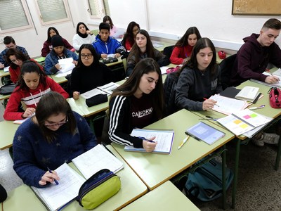 Programas municipales para fomentar entornos seguros entre niños y adolescentes