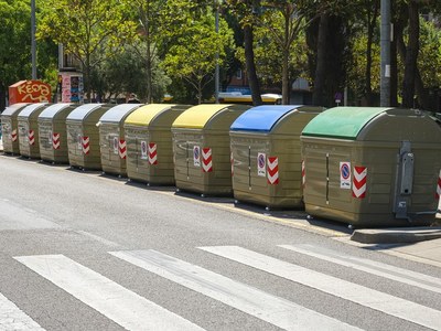 ¿Tiramos la basura en el contenedor correspondiente?