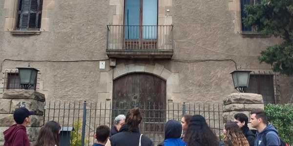 El Espai Jove Riera-Centre recorre las calles de Cornellà en clave de genero e historia
