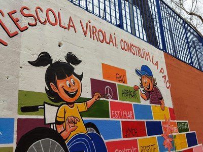 ARTE MURAL EN LA ESCUELA MUNICIPAL DE EDUCACIÓN ESPECIAL VIROLAI POR EL DÍA ESCOLAR DE LA NO-VIOLENCIA Y LA PAZ