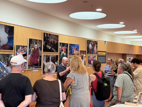 visita exposición Tíbet BSI.jpg